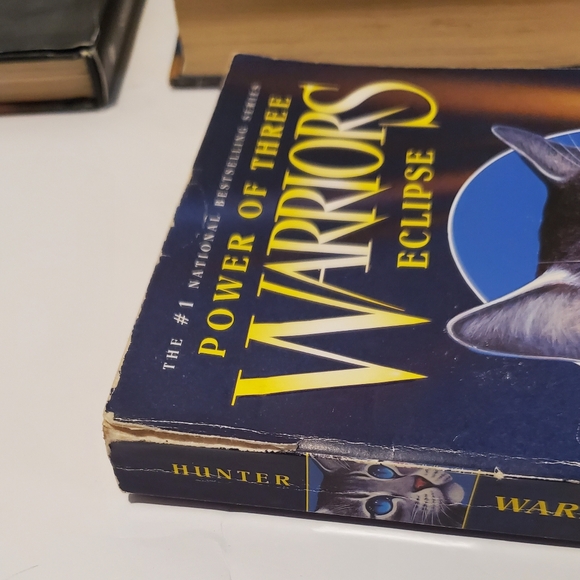 Warriors Erin Hunter 7 Book Set w/2 - 1st Edition Hardcovers & 5 Paperbacks - Picture 12 of 15